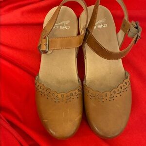 Dansko Women's Tan Leather Mules Size 8